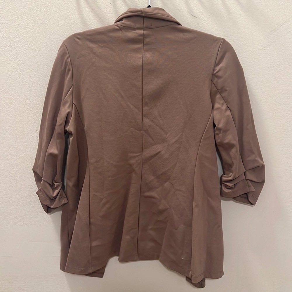 Brown suit jacket for young women professionals. - Picture 2 of 2